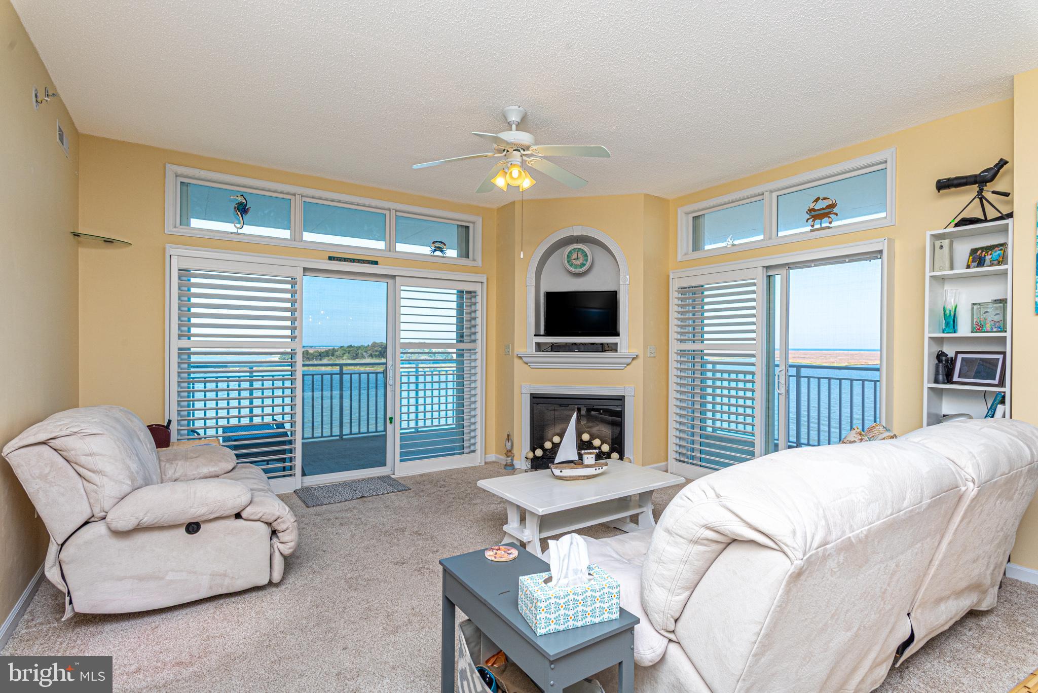 HARBOUR LIGHT CONDOS - Residential