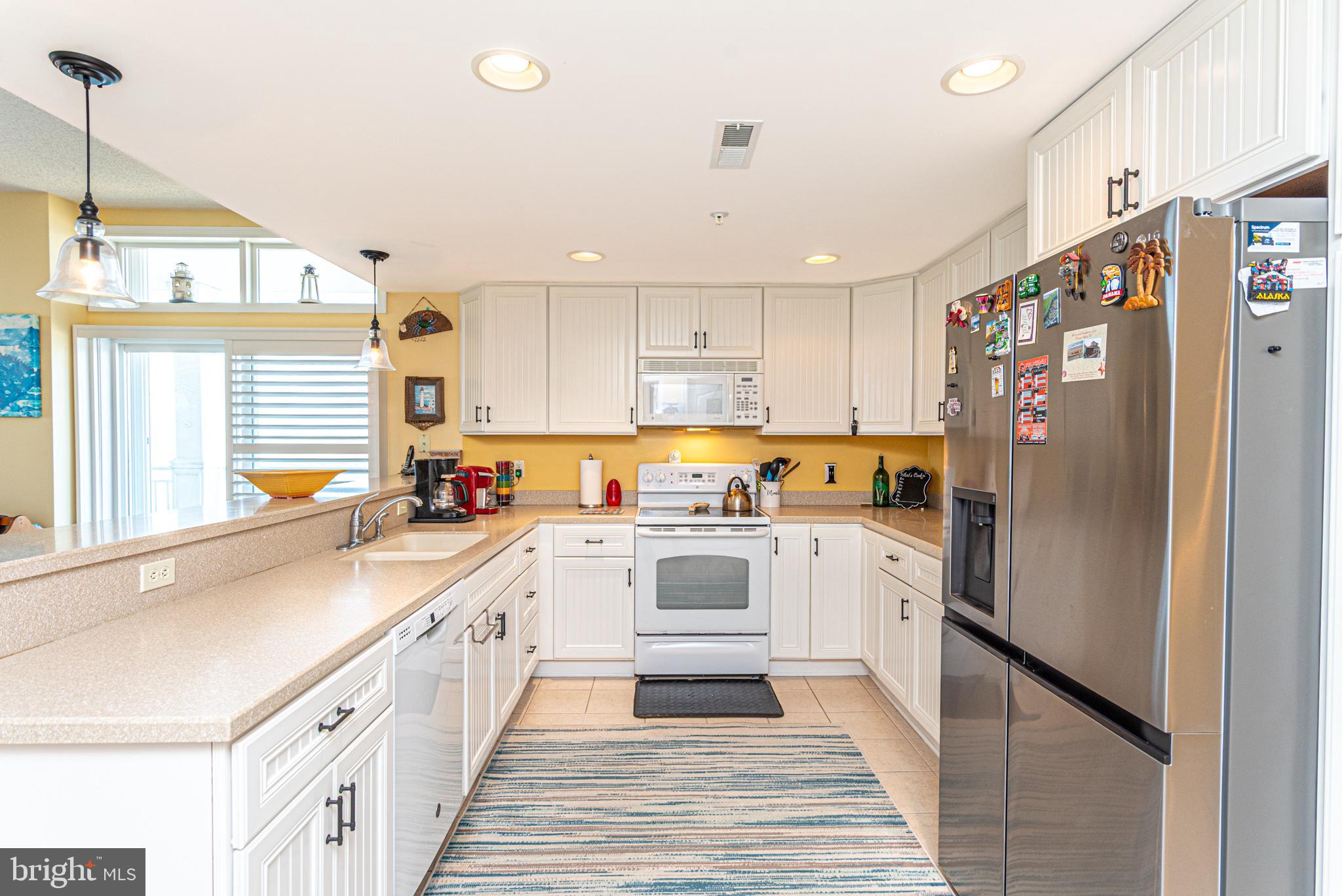 HARBOUR LIGHT CONDOS - Residential
