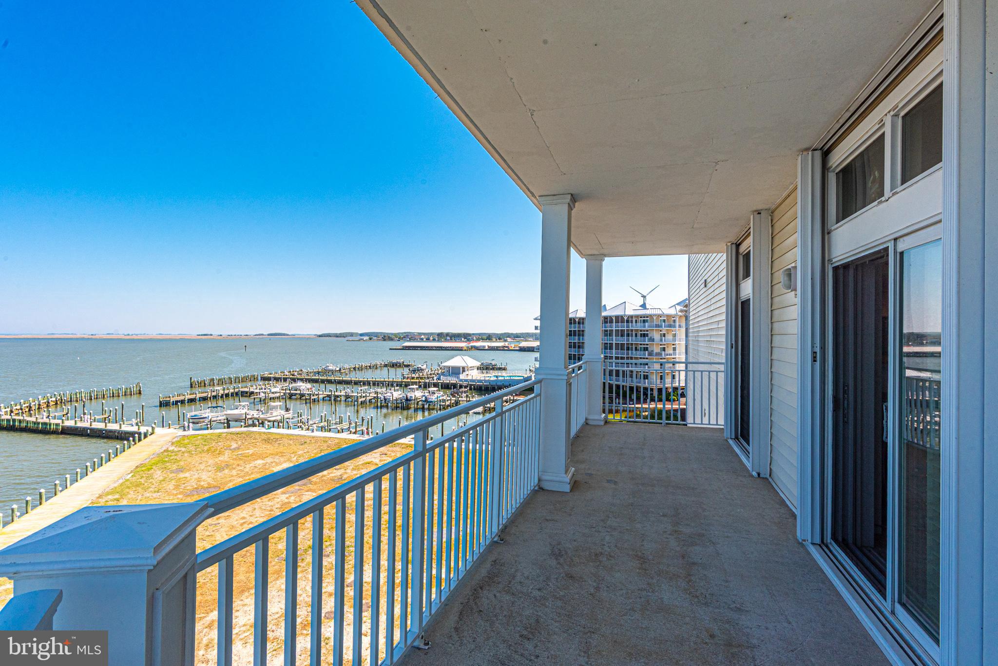 HARBOUR LIGHT CONDOS - Residential