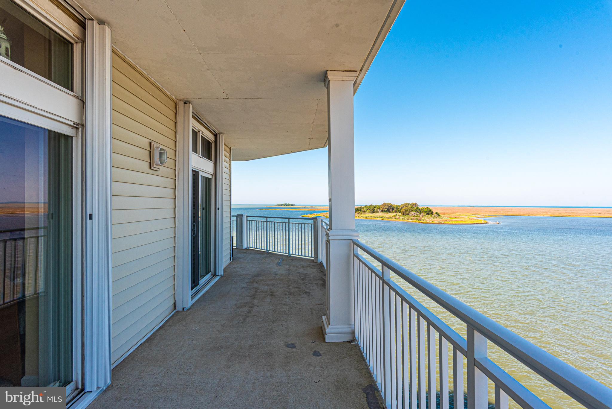 HARBOUR LIGHT CONDOS - Residential