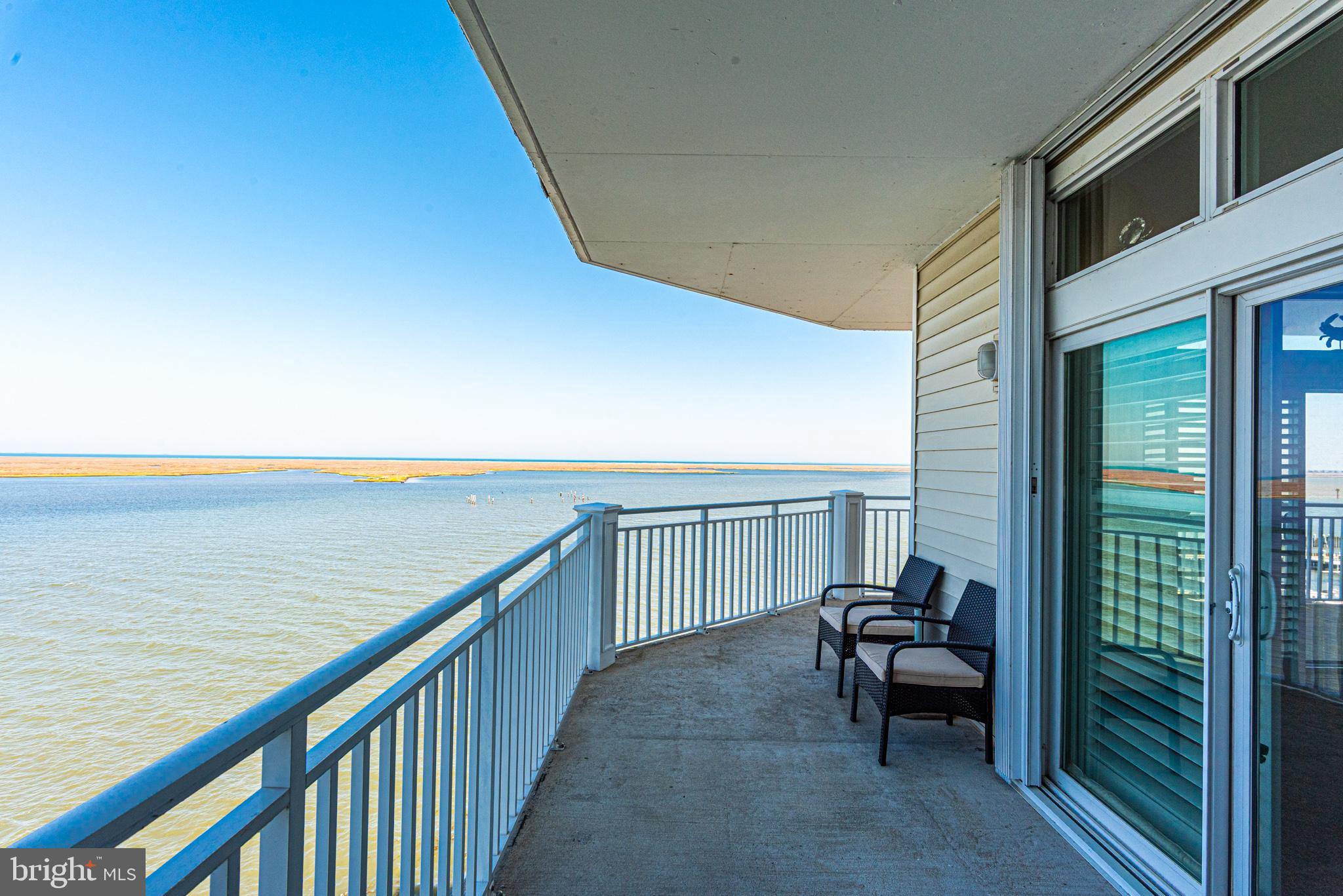 HARBOUR LIGHT CONDOS - Residential