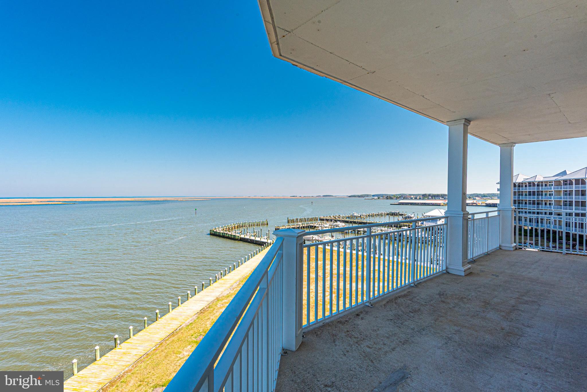 HARBOUR LIGHT CONDOS - Residential