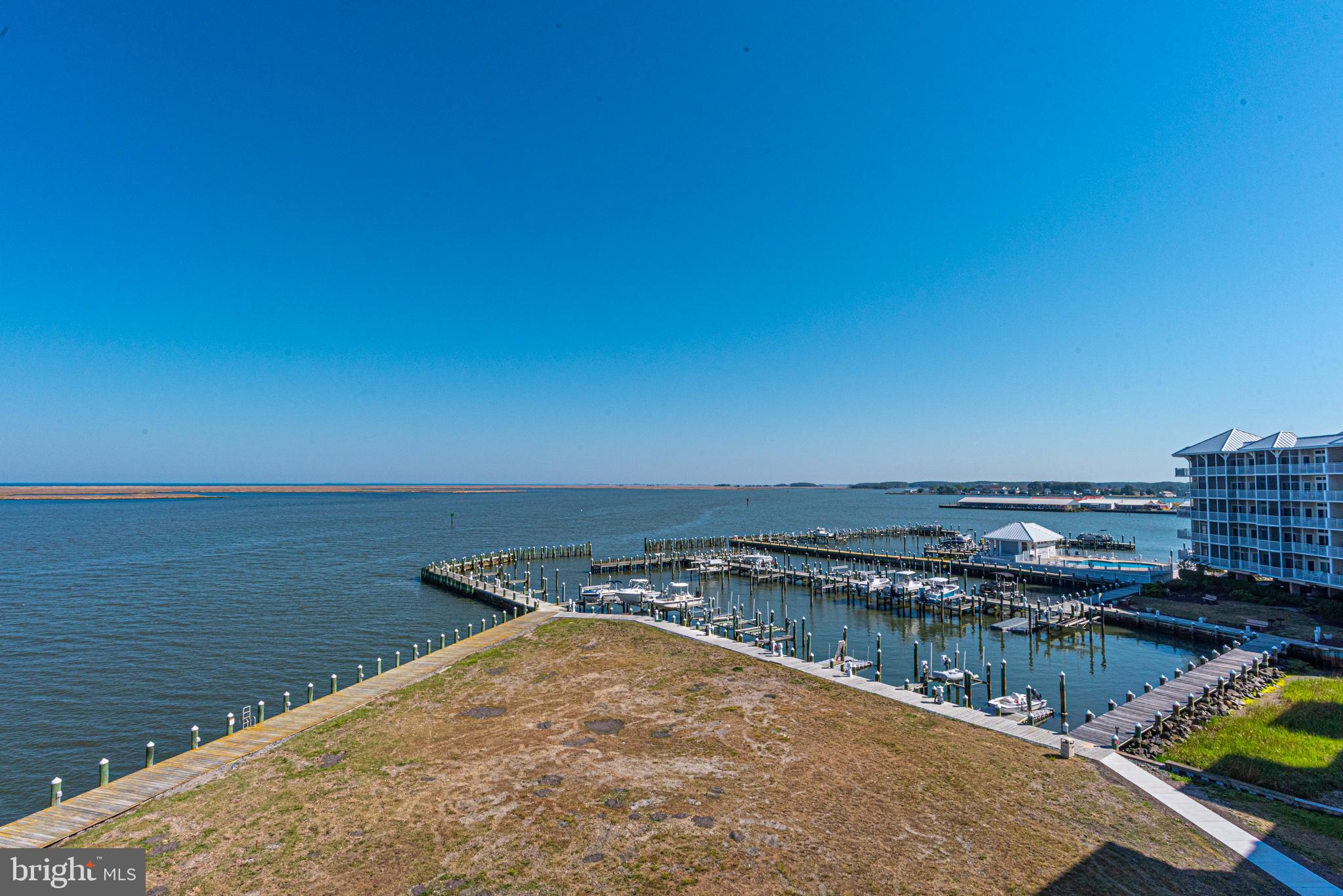 HARBOUR LIGHT CONDOS - Residential