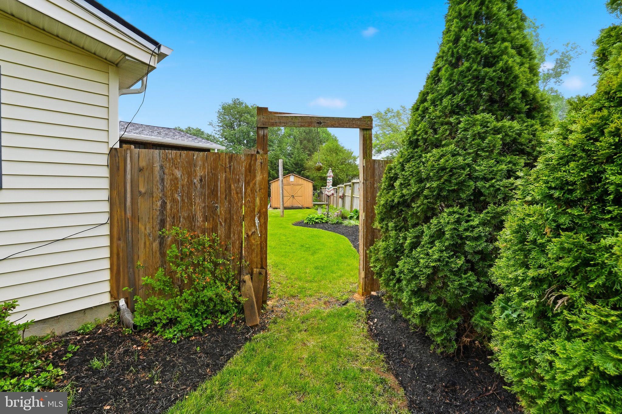 BROADVIEW ACRES - Residential