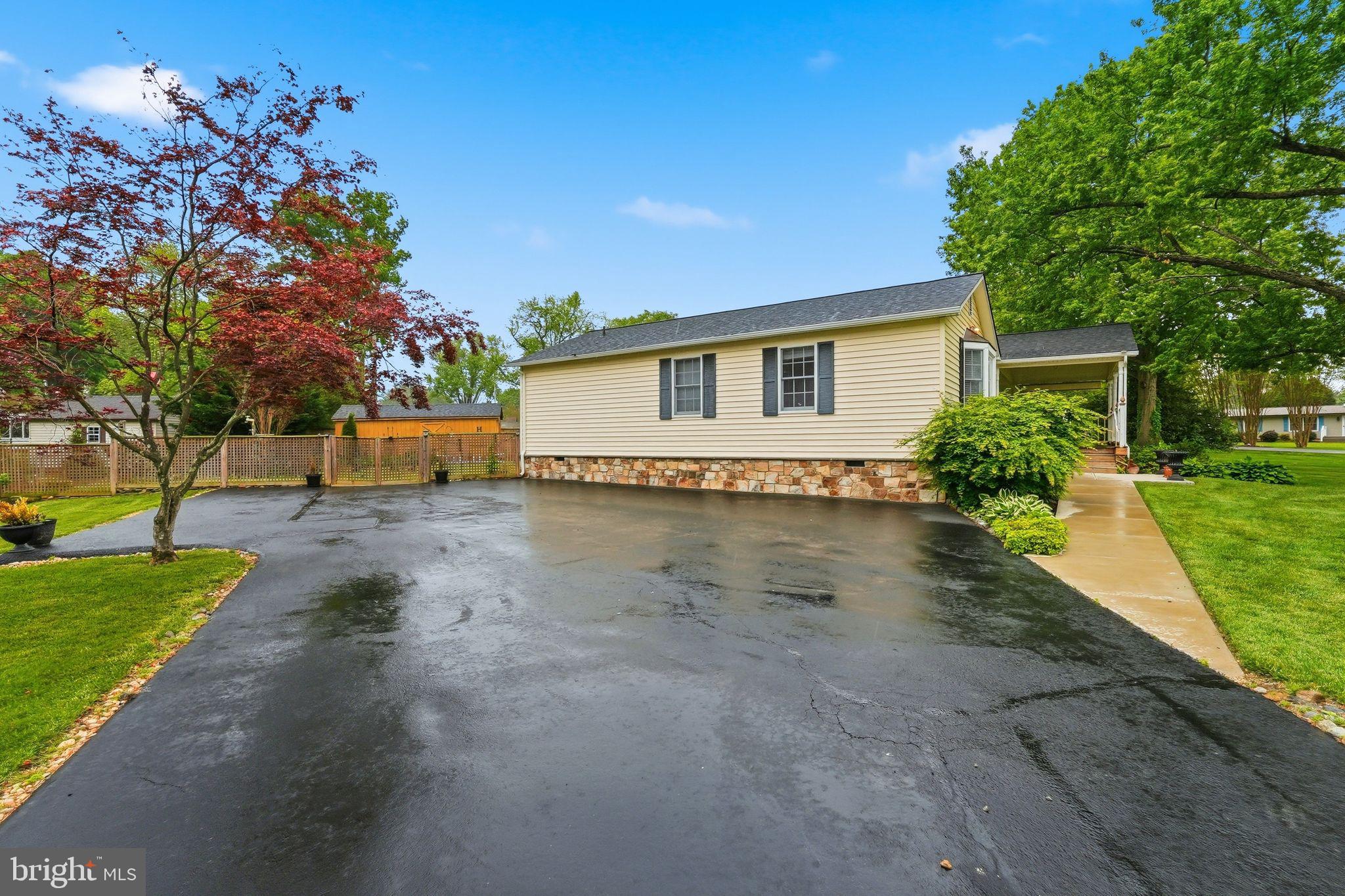 BROADVIEW ACRES - Residential