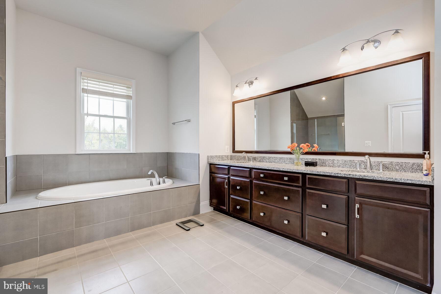 TROTTERS GLEN - Residential