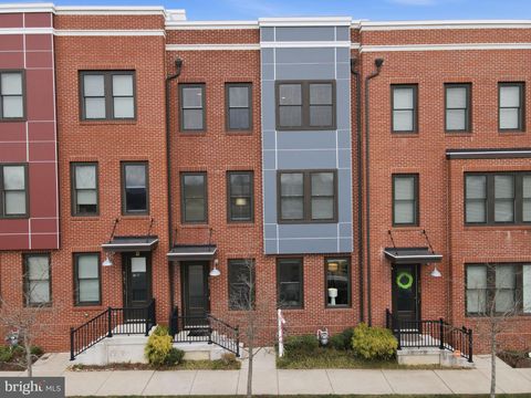 Townhouse For Sale - 9193 Central Green Street<br/> LORTON, VA 22079