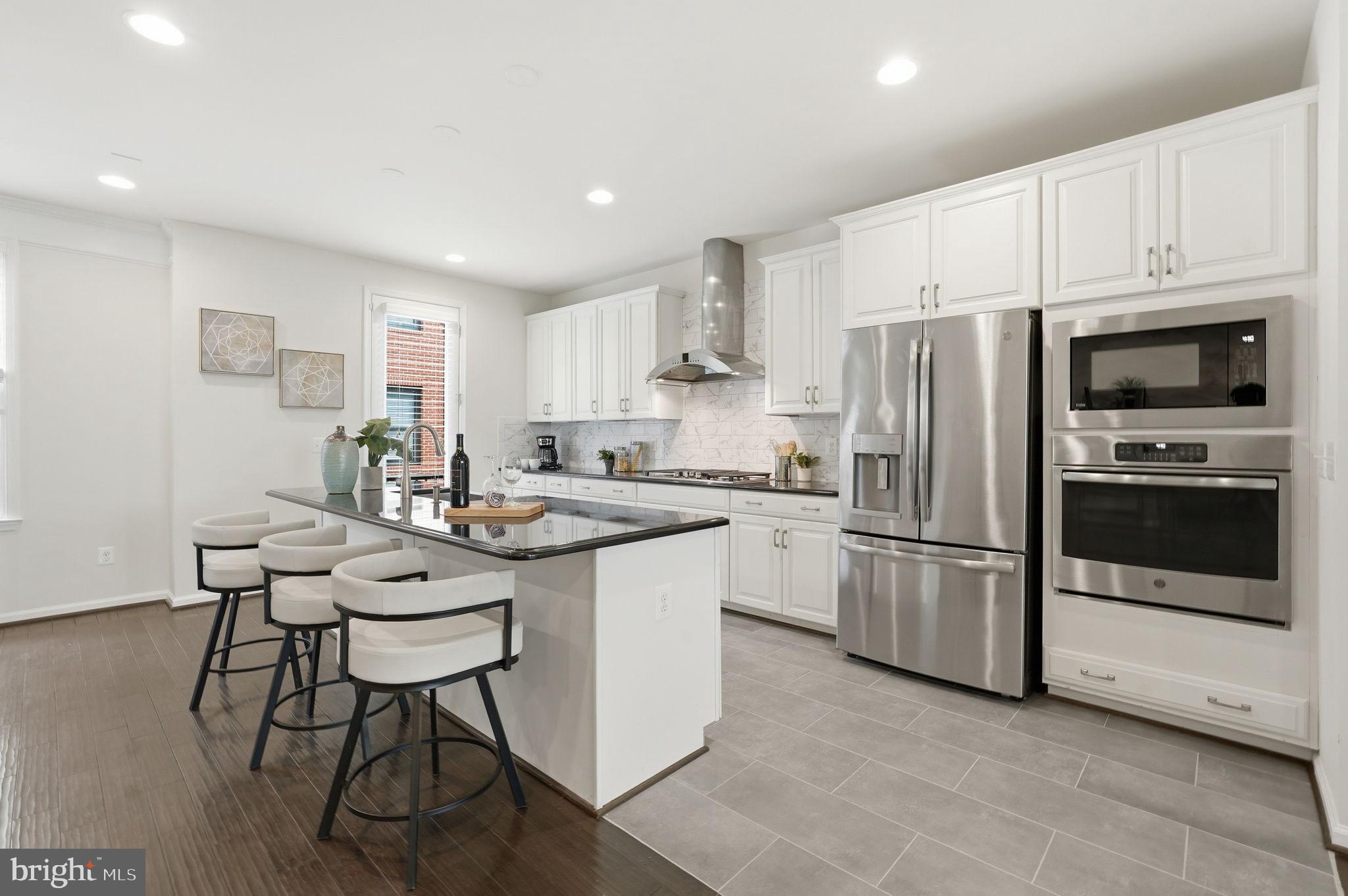 9193 CENTRAL GREEN STREET