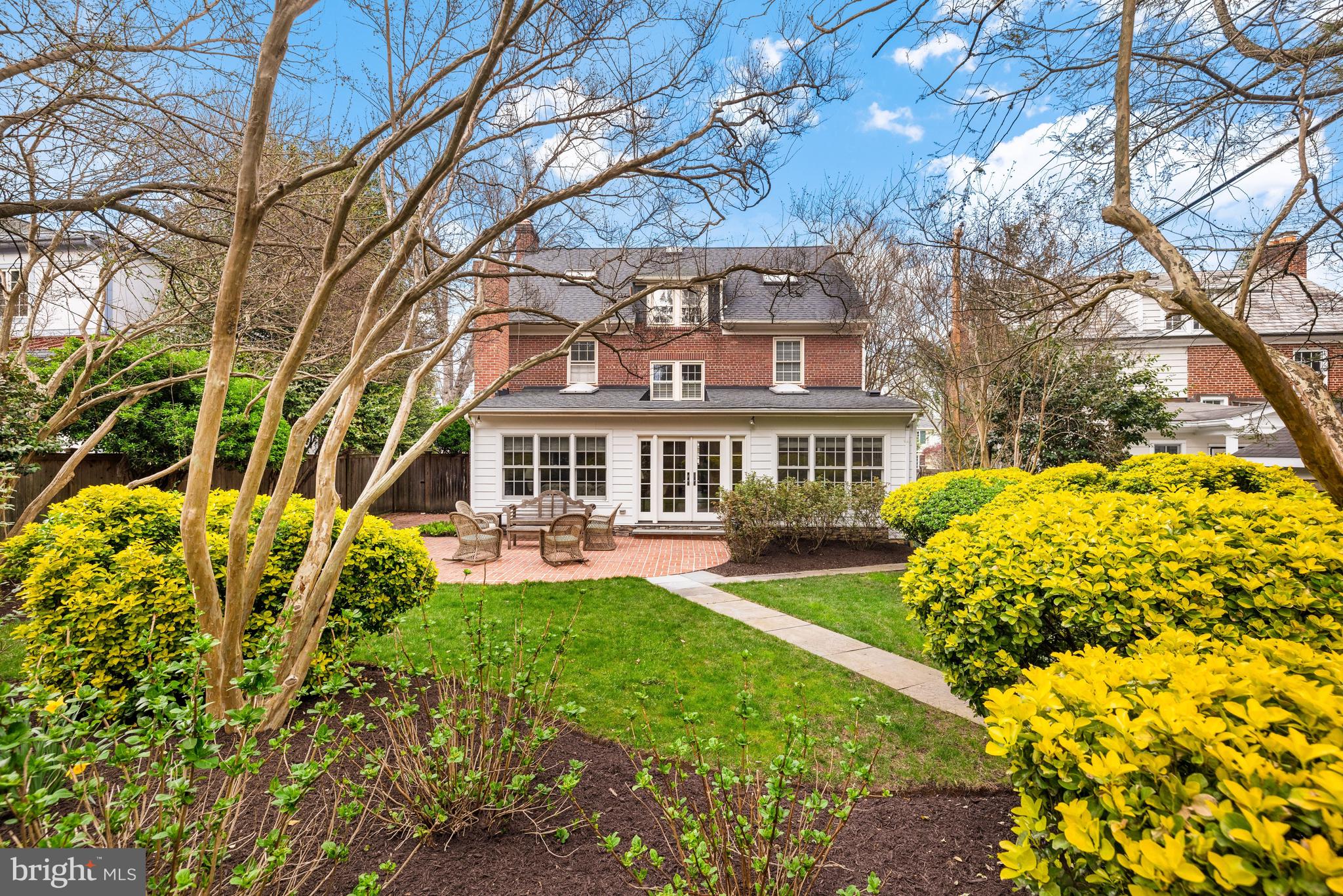 CHEVY CHASE VILLAGE - Residential