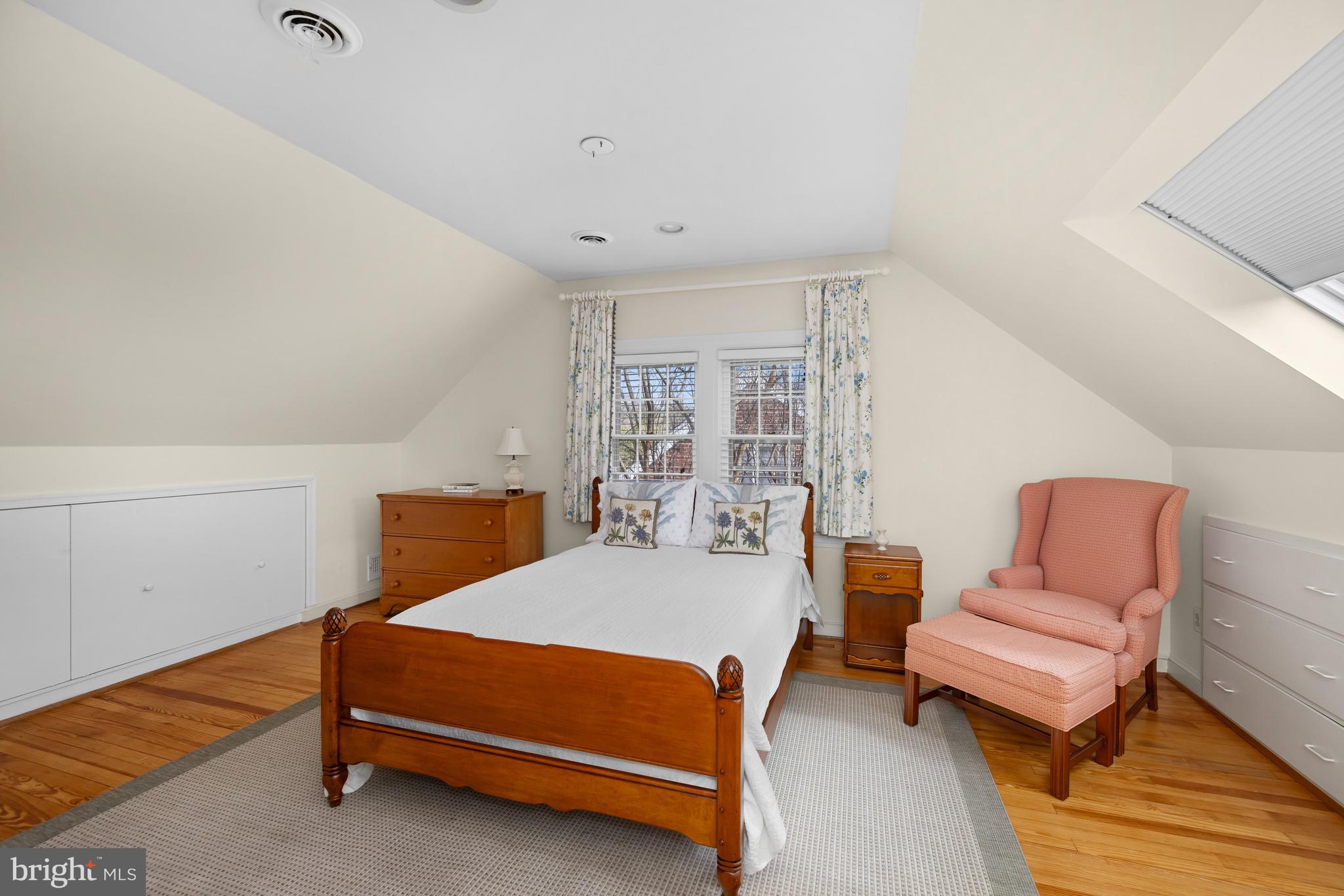 CHEVY CHASE VILLAGE - Residential