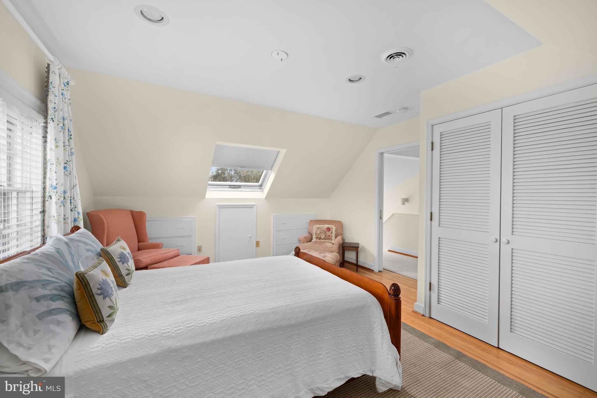 CHEVY CHASE VILLAGE - Residential