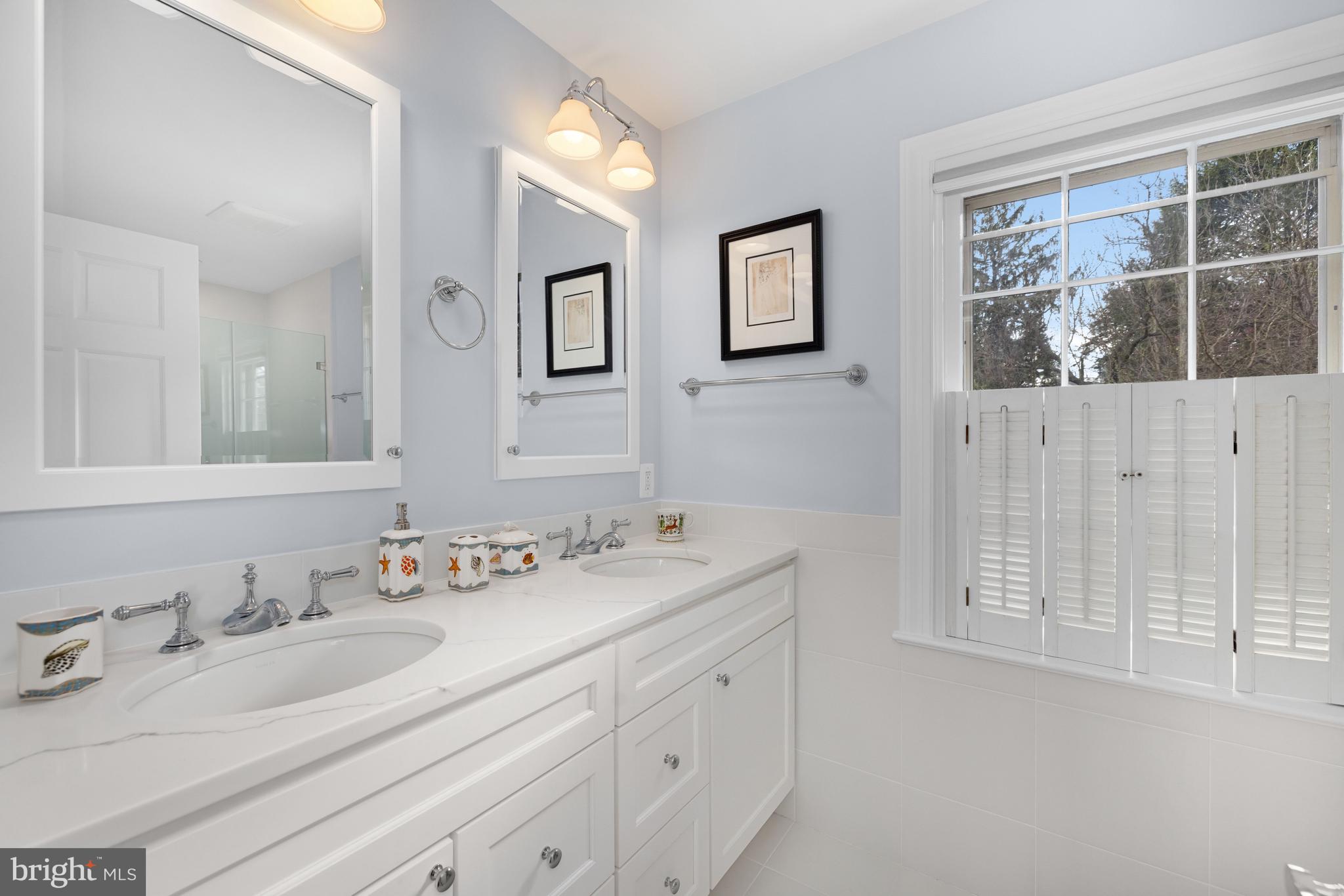 CHEVY CHASE VILLAGE - Residential