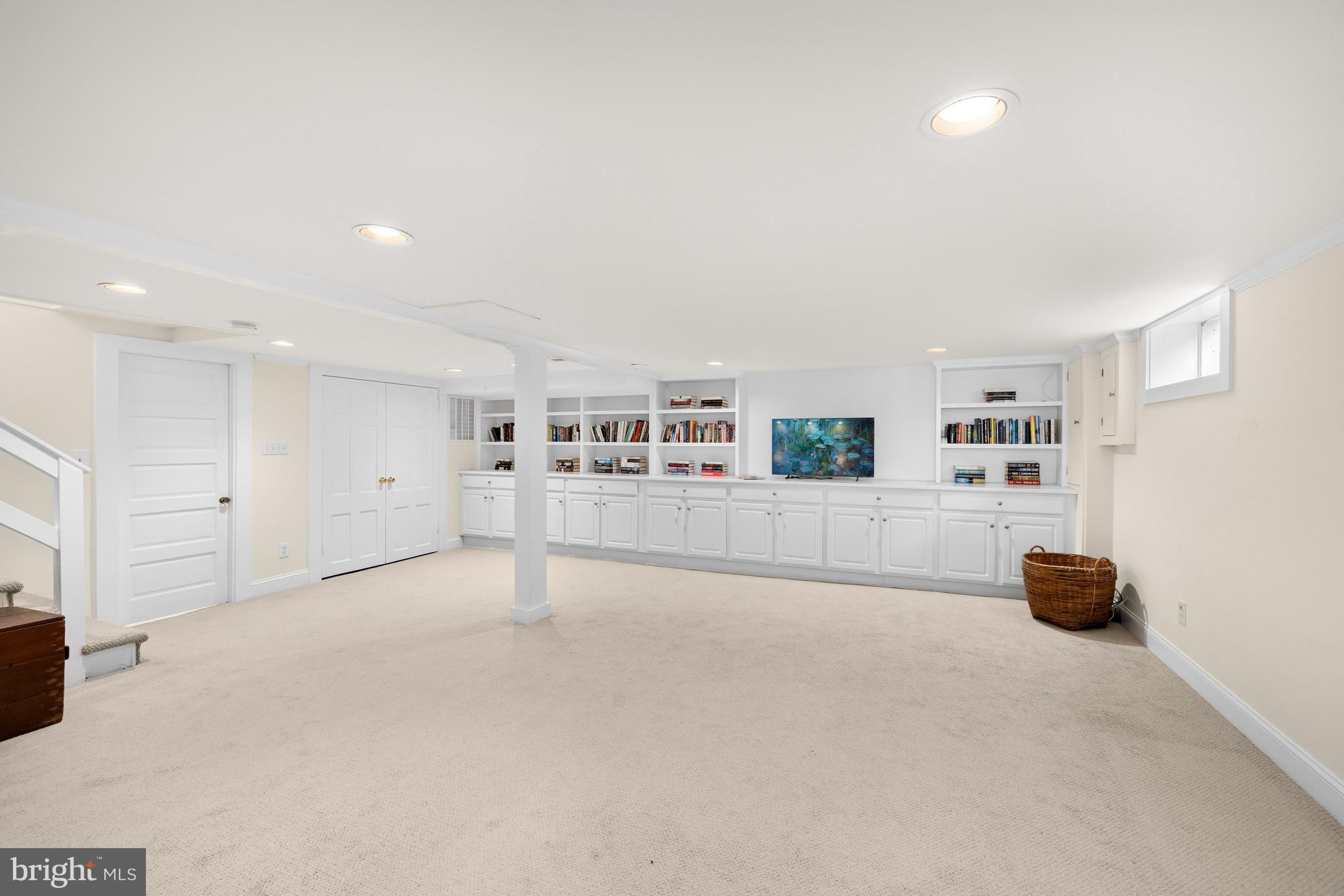 CHEVY CHASE VILLAGE - Residential