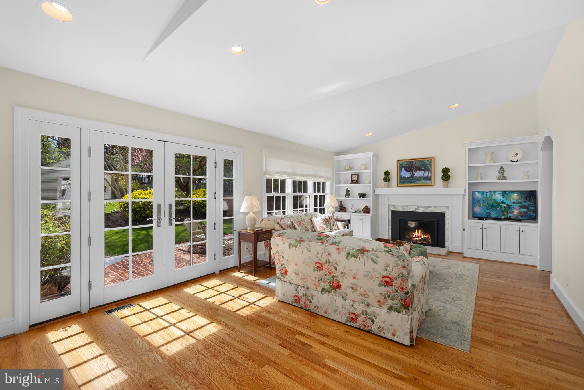 CHEVY CHASE VILLAGE - Residential