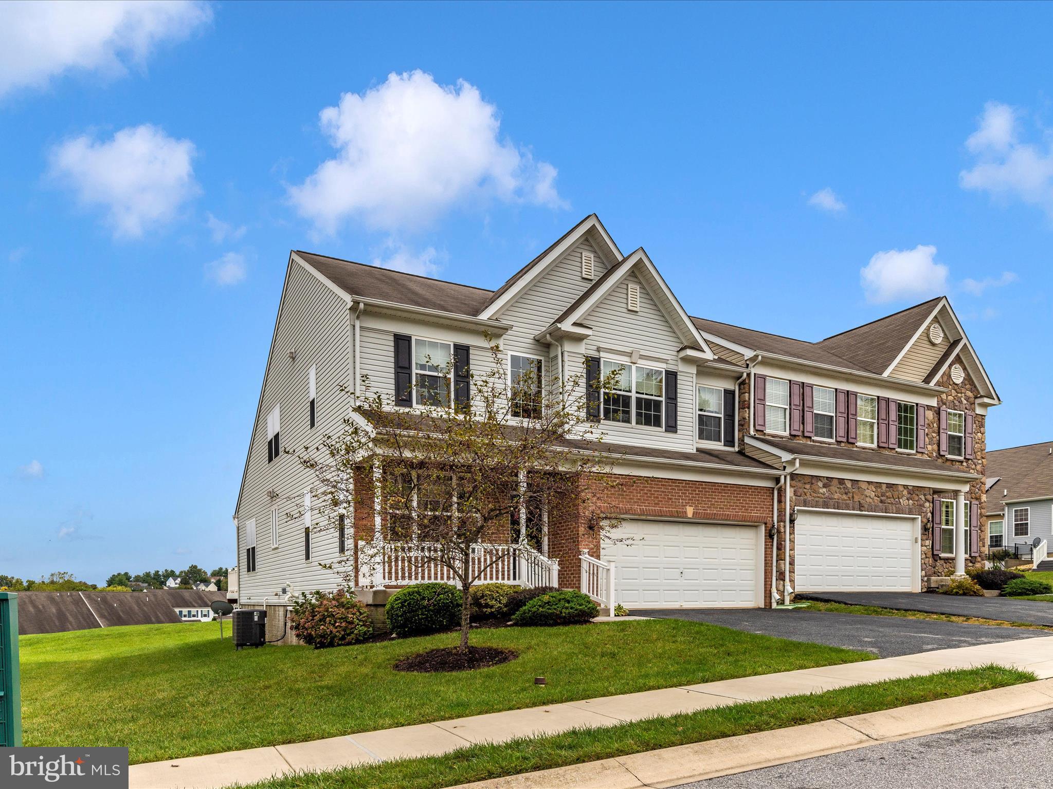 GREENVALE MEWS - Residential