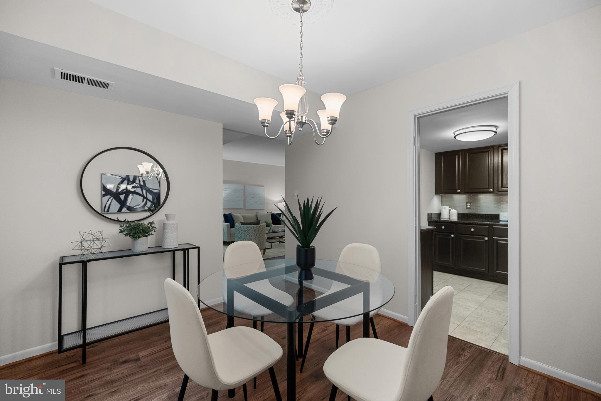 1556 NORTHGATE SQUARE 12B