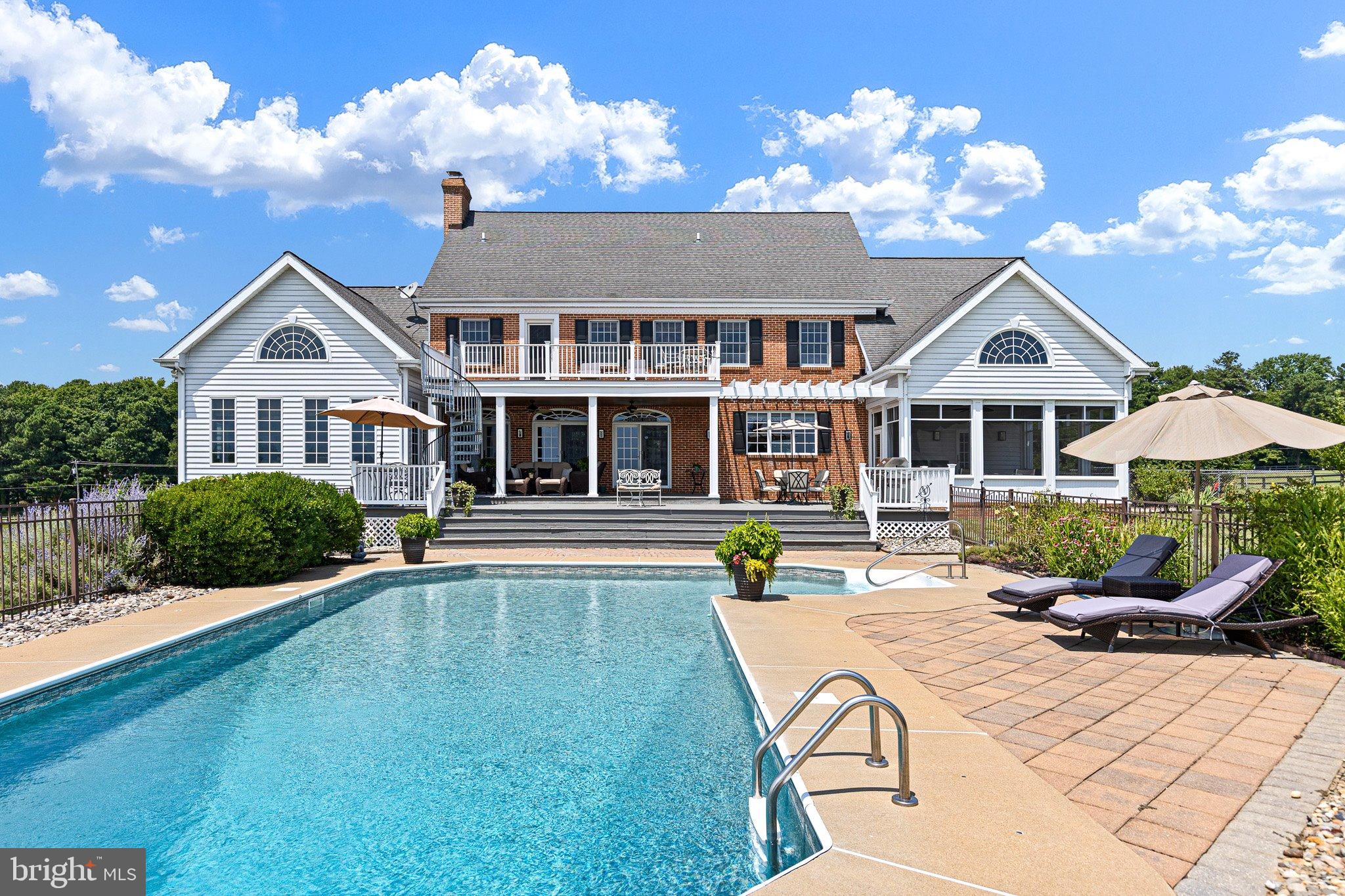 1400 TOWN POINT ROAD