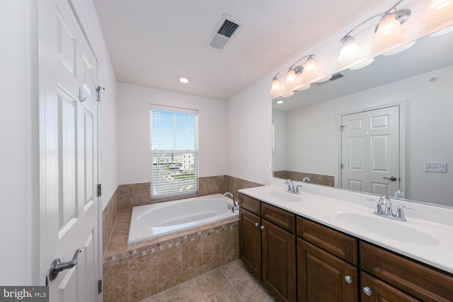 SUMMERWALK AT STONE RIDGE - Residential Lease