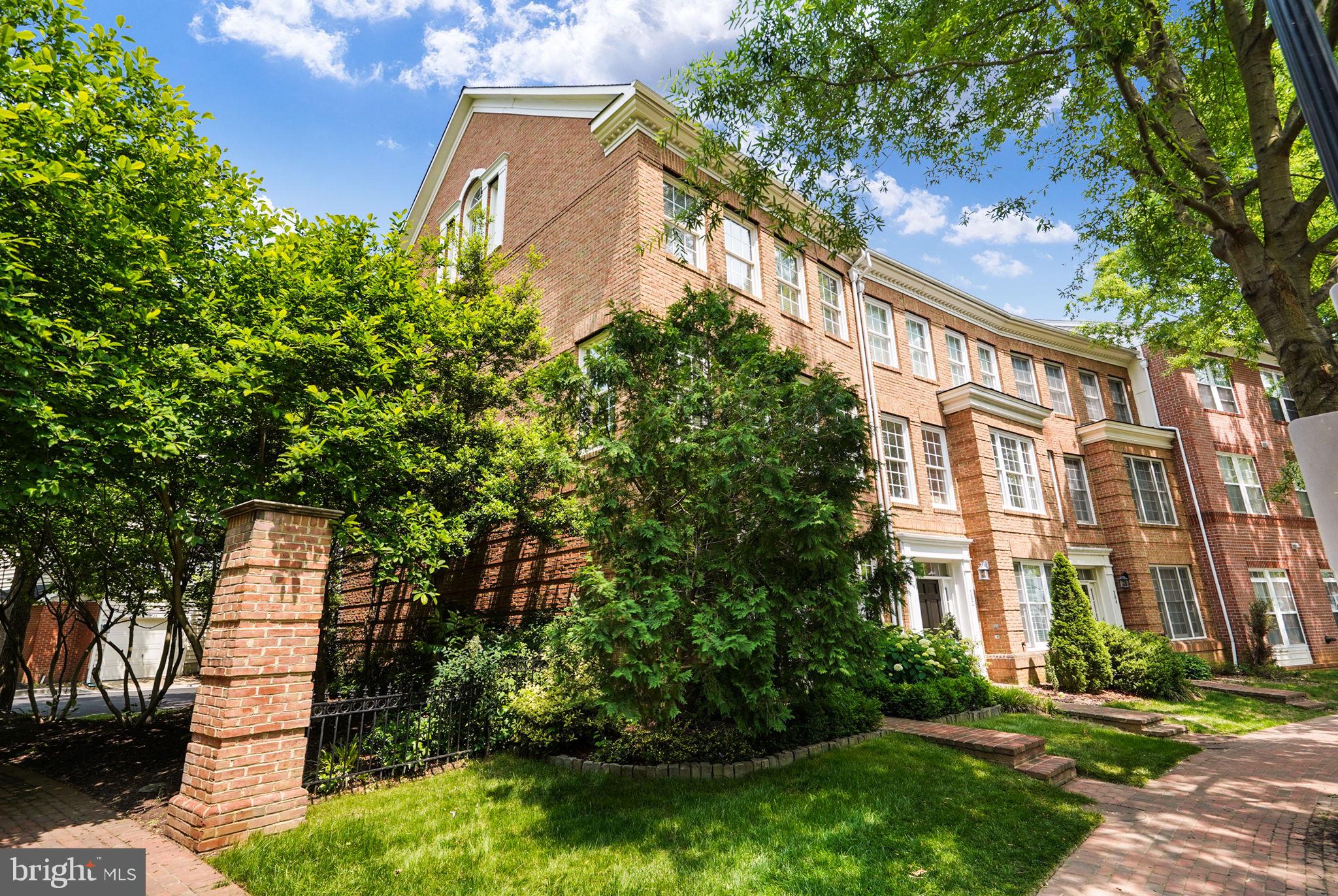 CAMERON STATION - Residential