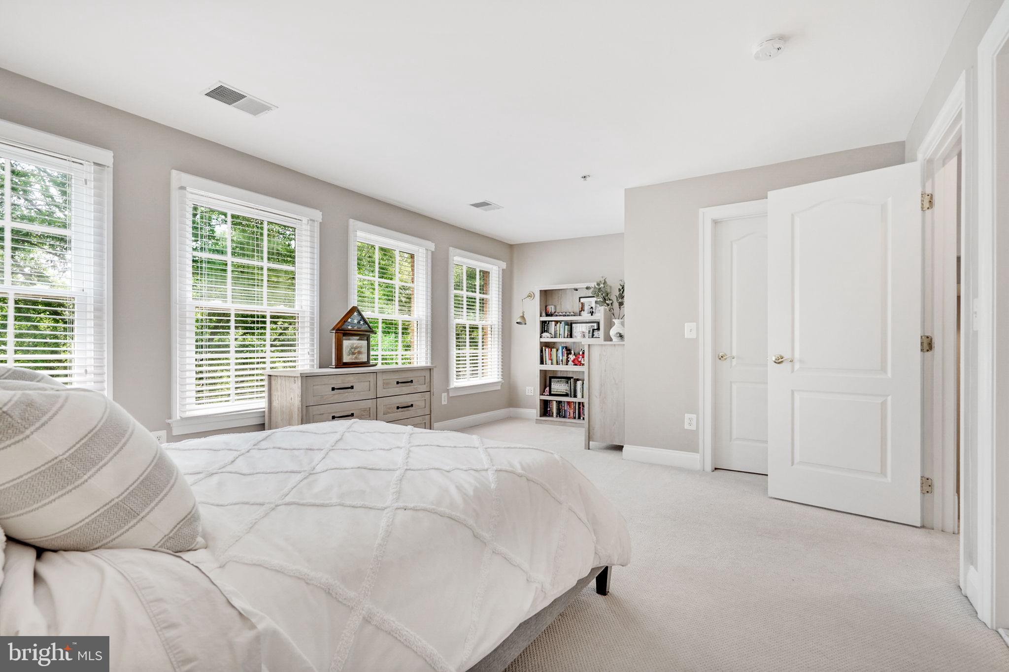 CAMERON STATION - Residential