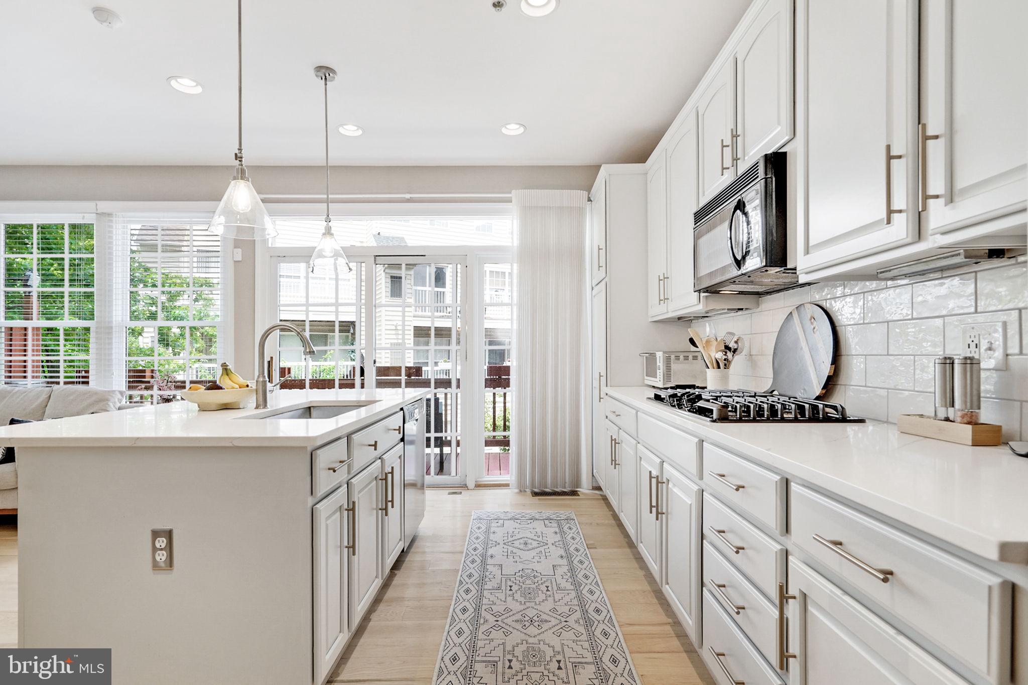 CAMERON STATION - Residential