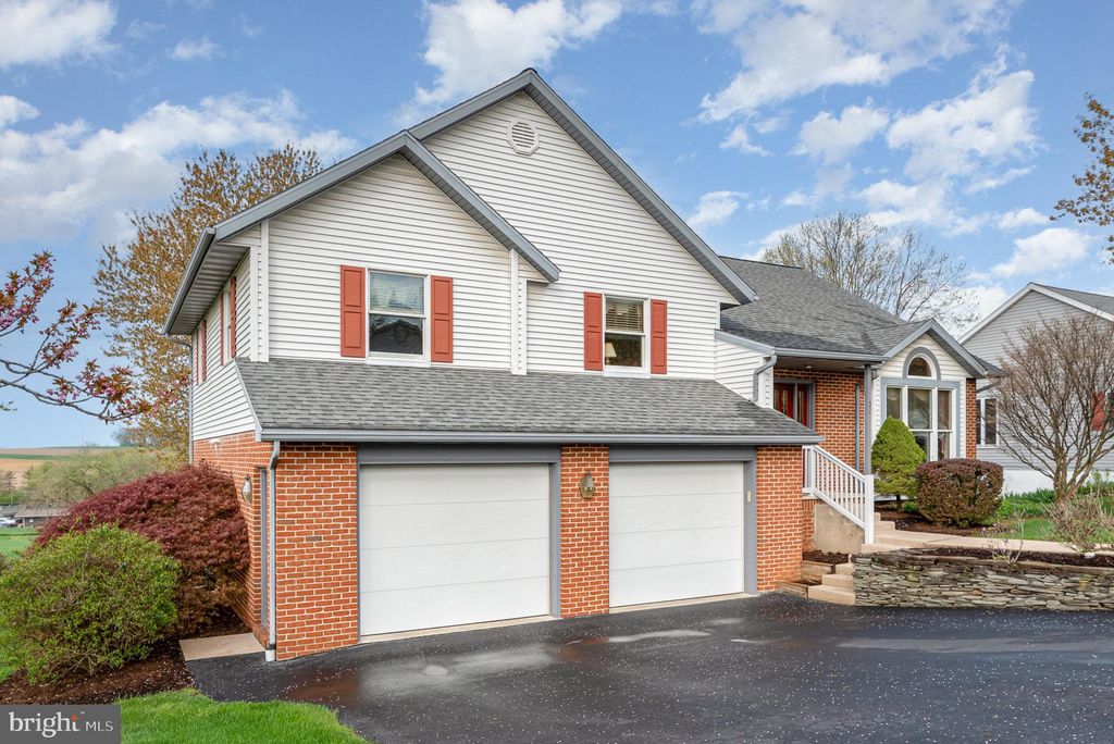 Photo of 30 Oriole Drive, Stevens, PA 17578 (MLS # PALA2049730)