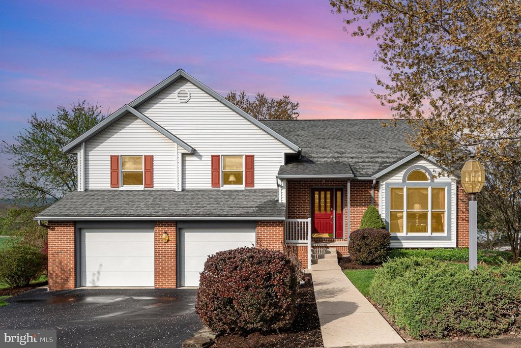 Photo of 30 Oriole Drive, Stevens, PA 17578 (MLS # PALA2049730)