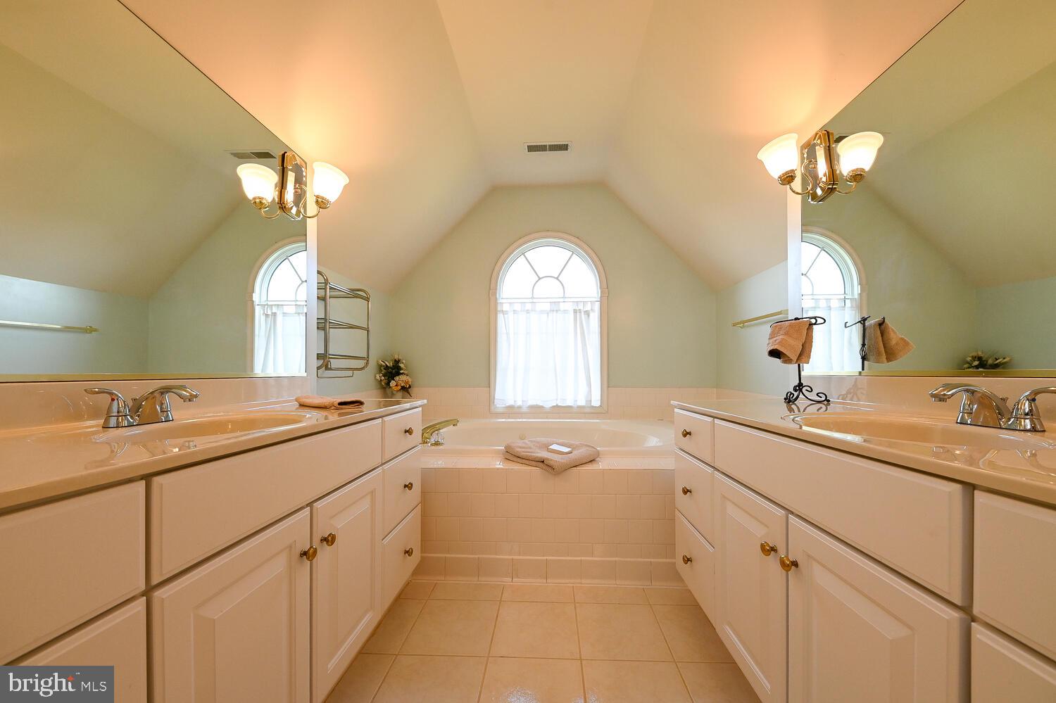 CLARKSVILLE HUNT - Residential