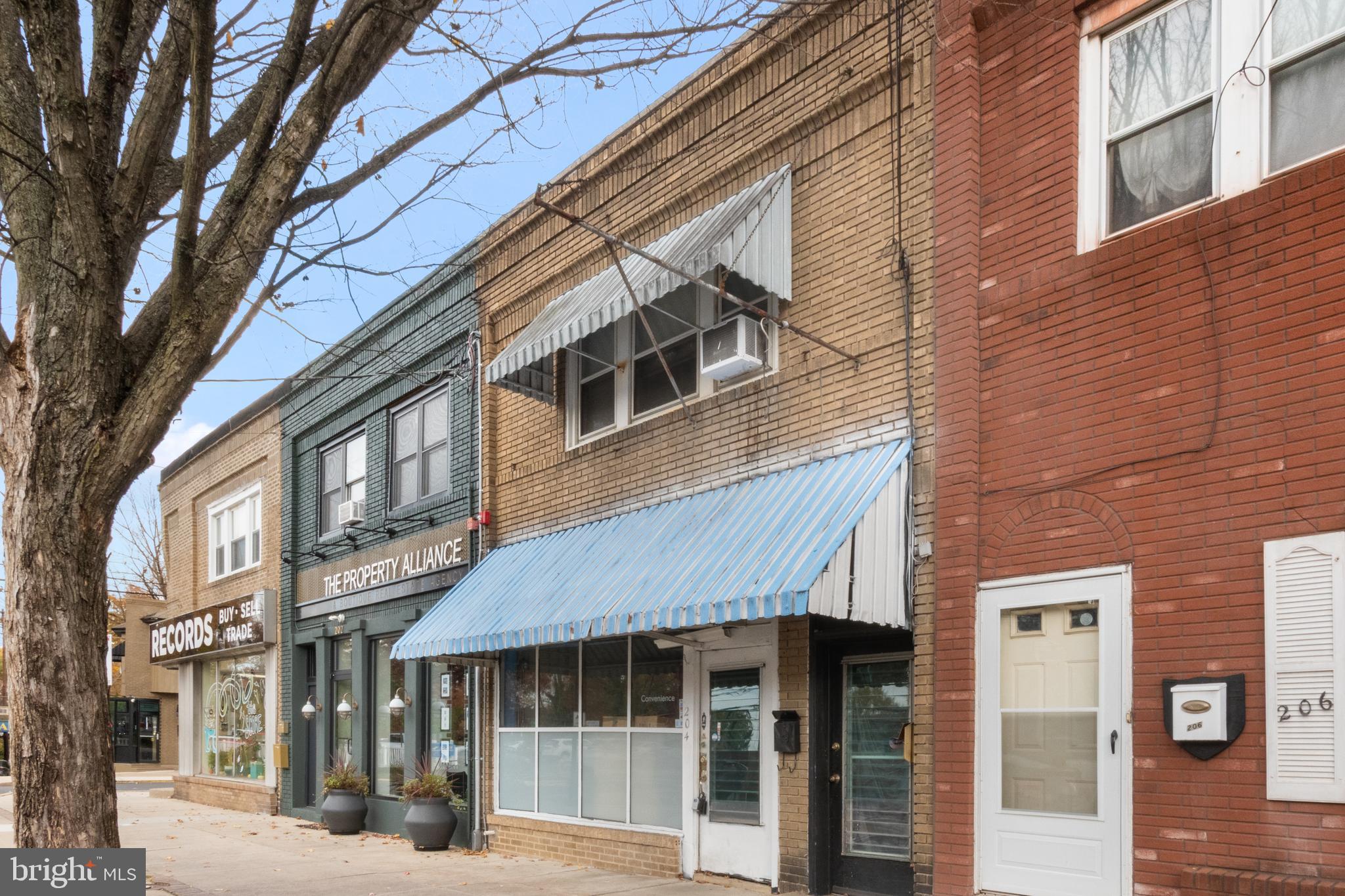 204 W CLINTON AVENUE STORE FRONT
