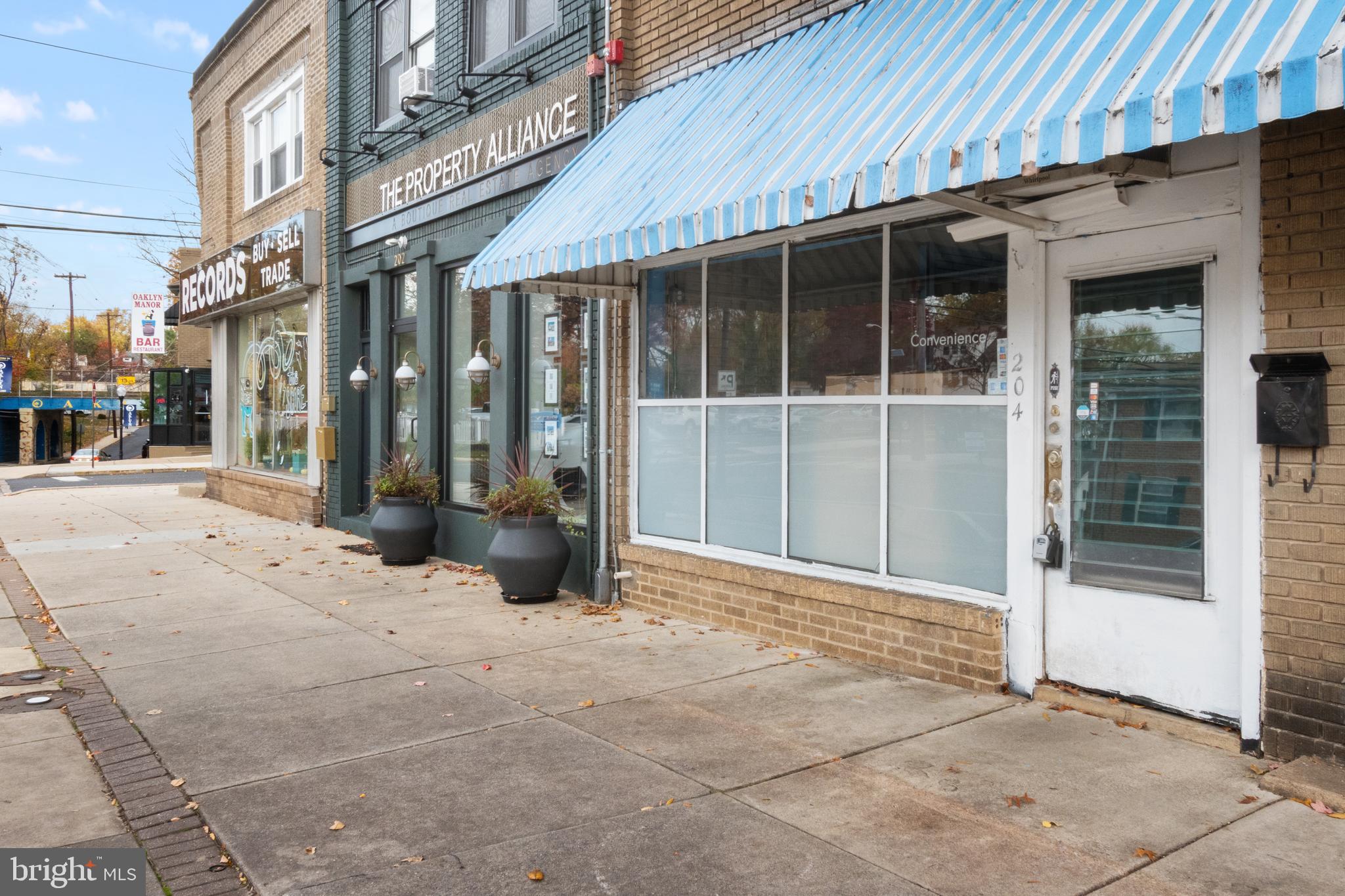 204 W CLINTON AVENUE STORE FRONT