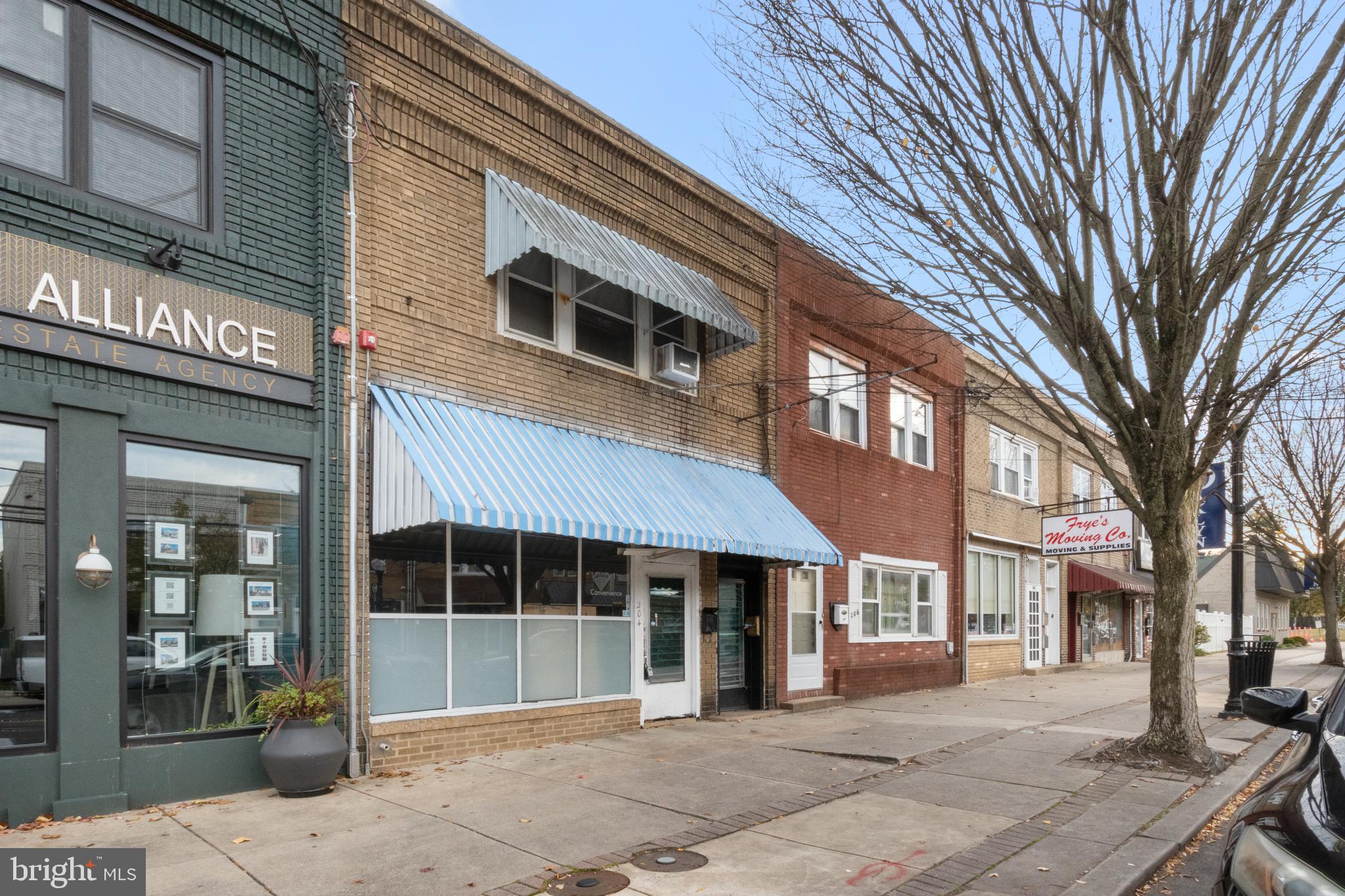 204 W CLINTON AVENUE STORE FRONT