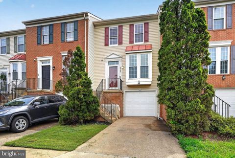 Photo of 6568 Osprey Point Lane, ALEXANDRIA, VA 22315 (MLS # VAFX2330384)