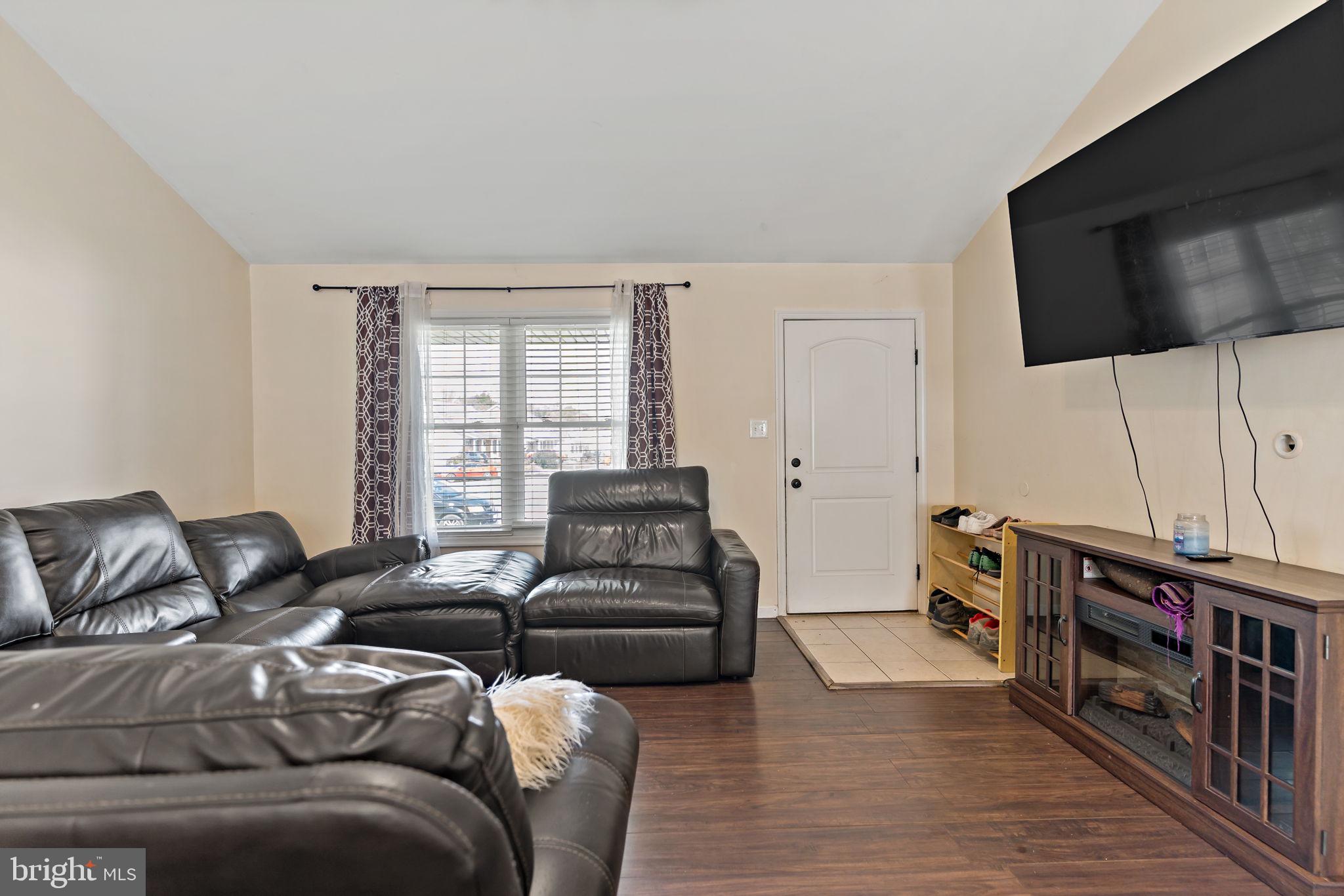 INWOOD VILLAGE - Residential