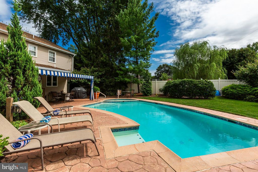 Photo of 1104 Hempfield Drive, LANCASTER, PA 17601 (MLS # PALA2075724)