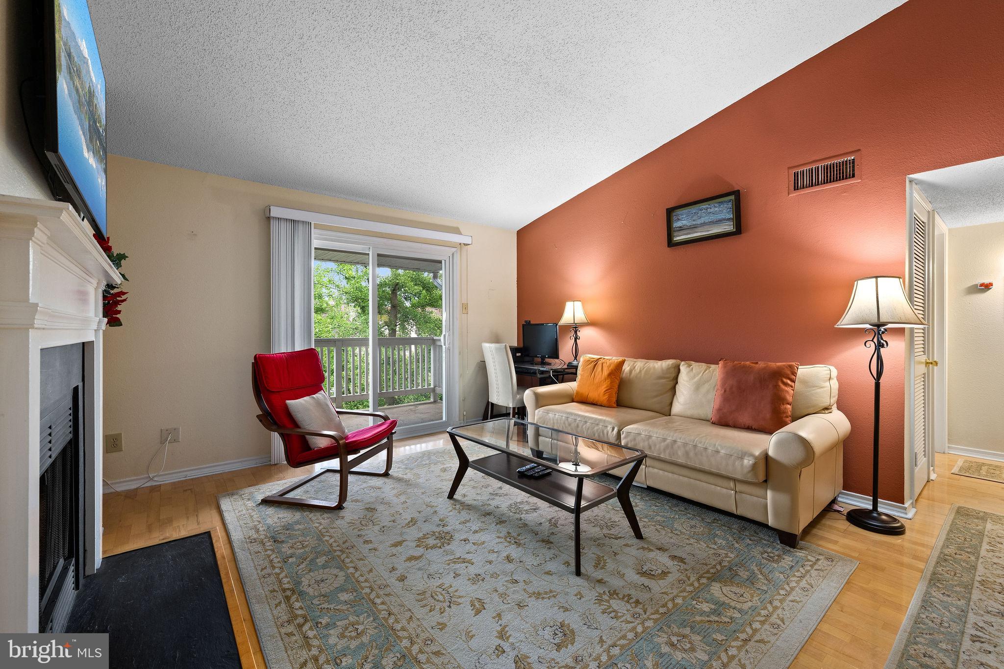 1533 LINCOLN WAY 301A