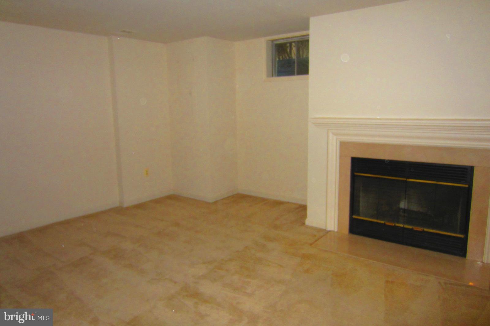 OLDE OAK RIDGE - Residential Lease