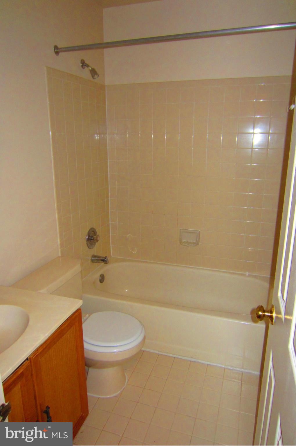 OLDE OAK RIDGE - Residential Lease