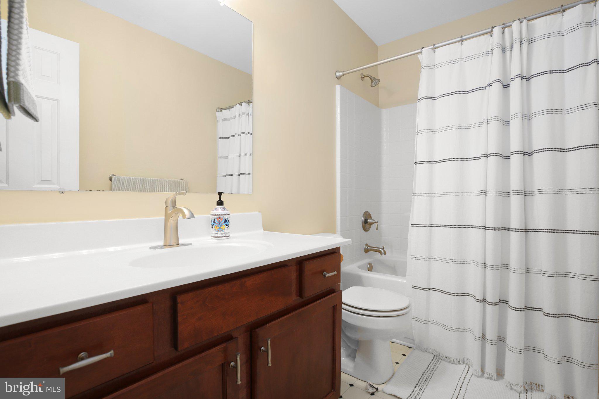 FOX POINT - Residential