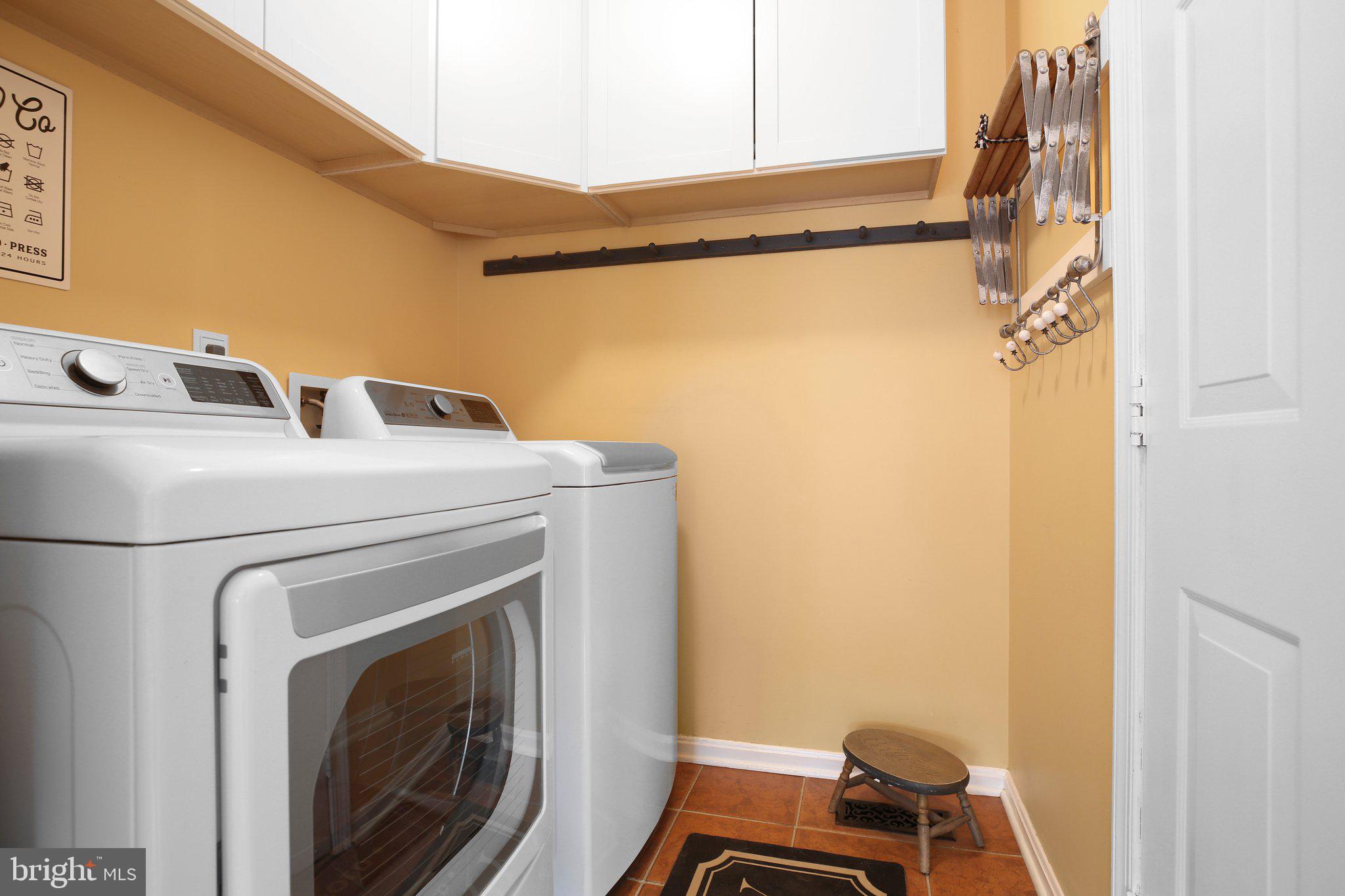 FOX POINT - Residential