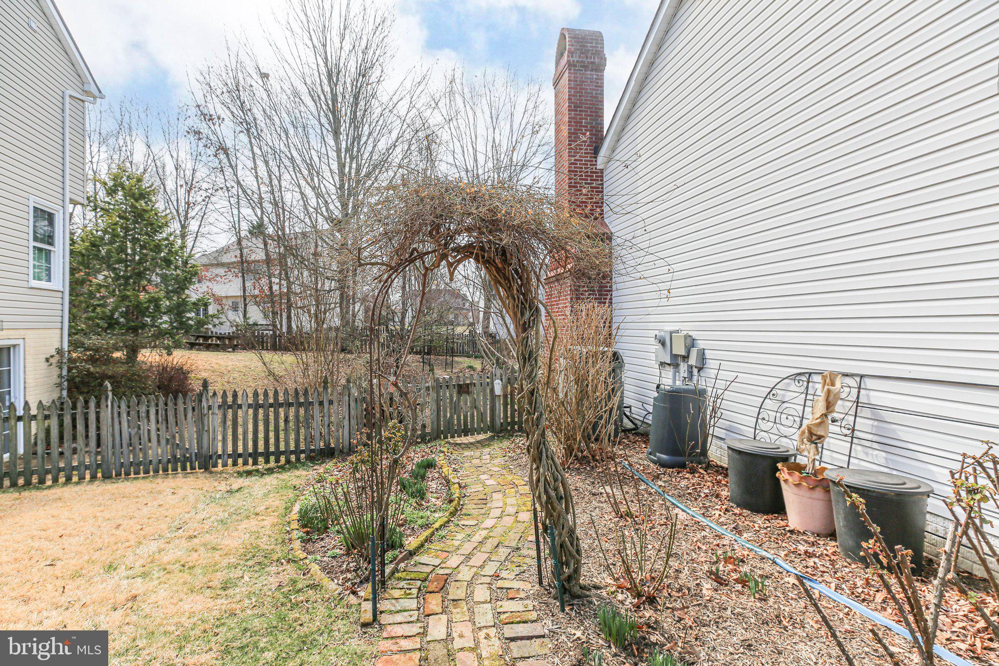 FOX POINT - Residential