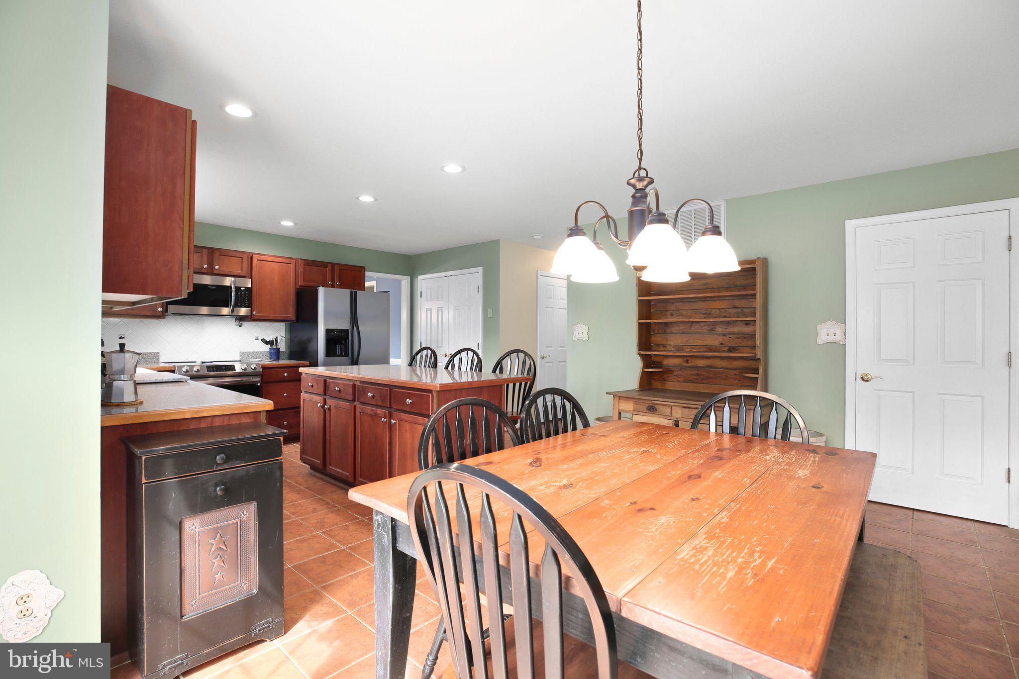 FOX POINT - Residential