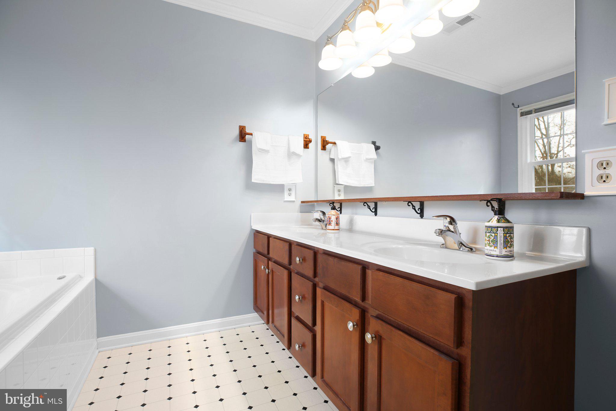 FOX POINT - Residential