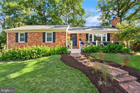 Homes For Sale - 5008 Larno Drive<br/> ALEXANDRIA, VA 22310