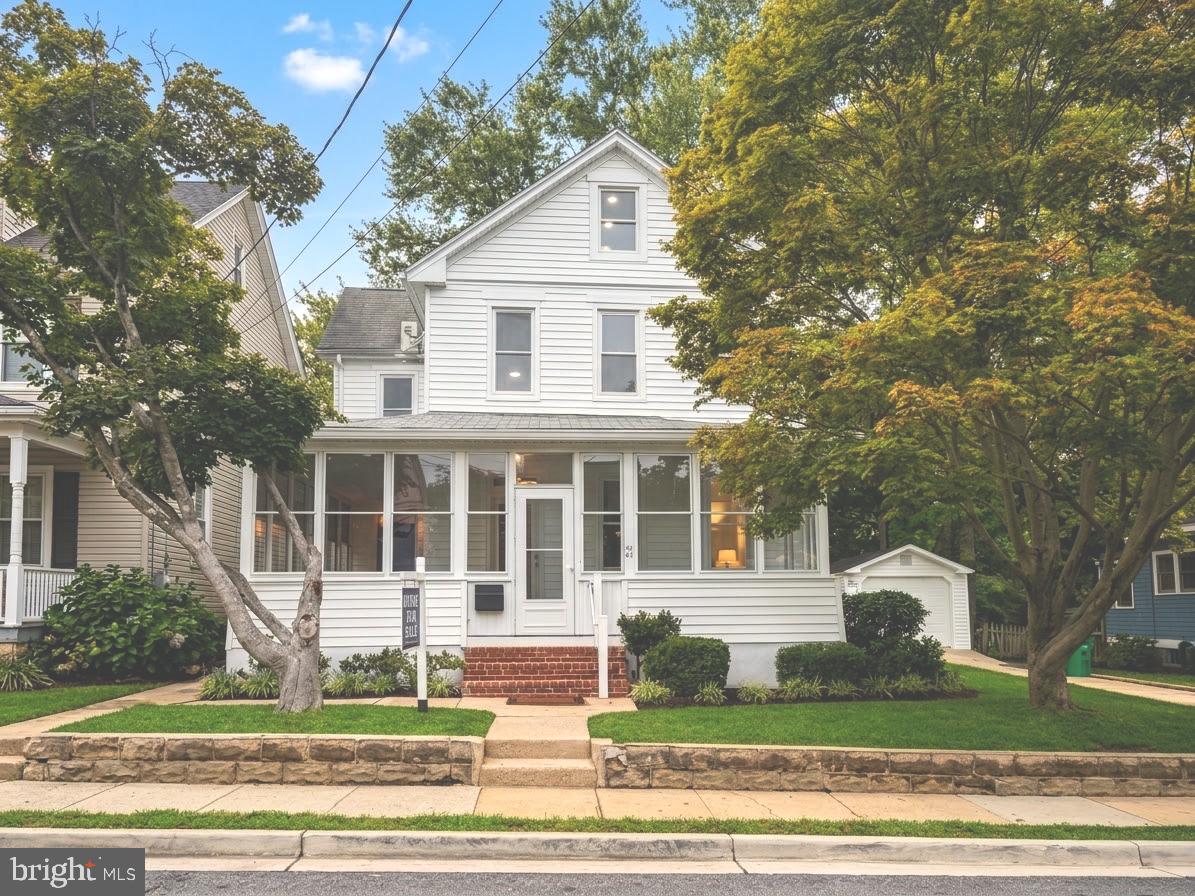 21 WOODLAWN AVENUE