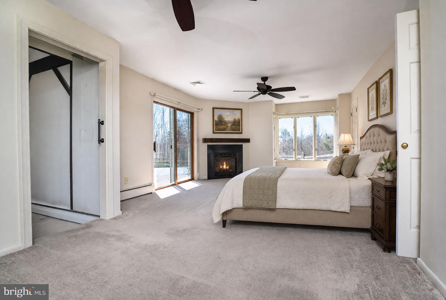 HUNTVIEW AT HORSES - Residential