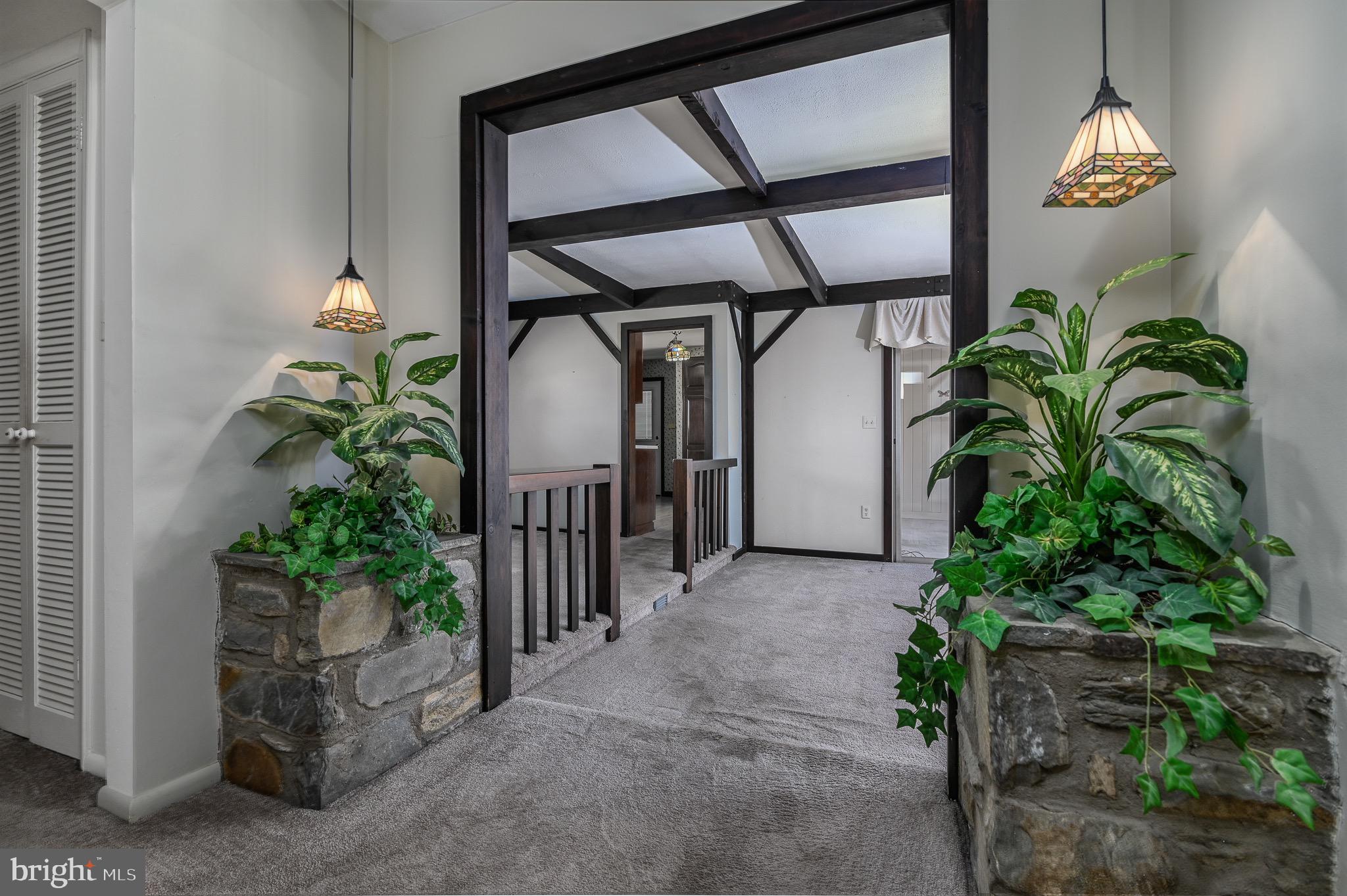 HUNTVIEW AT HORSES - Residential