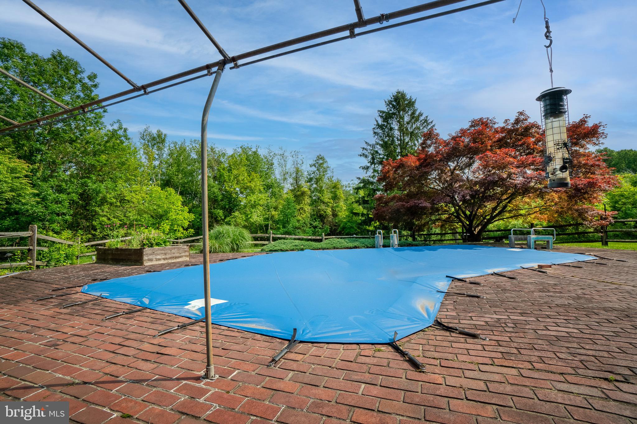 HUNTVIEW AT HORSES - Residential