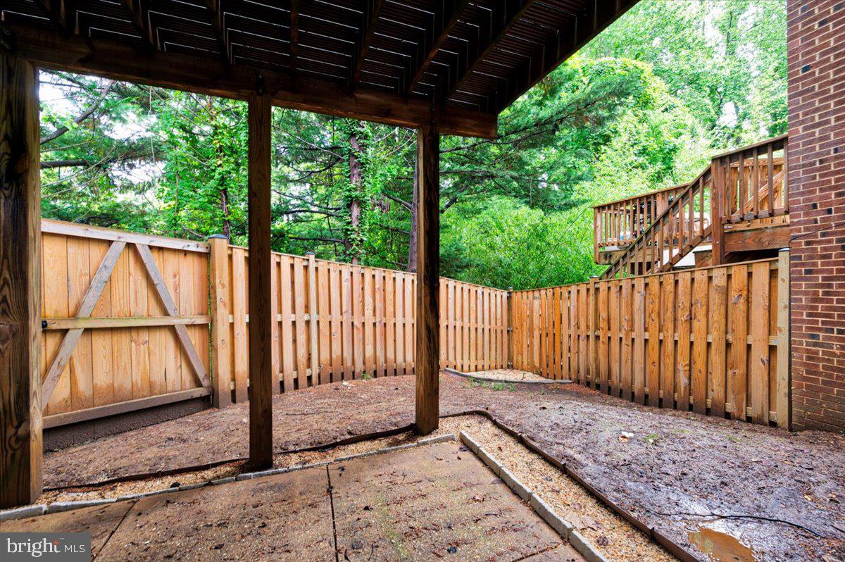 BAY HILLS - Residential