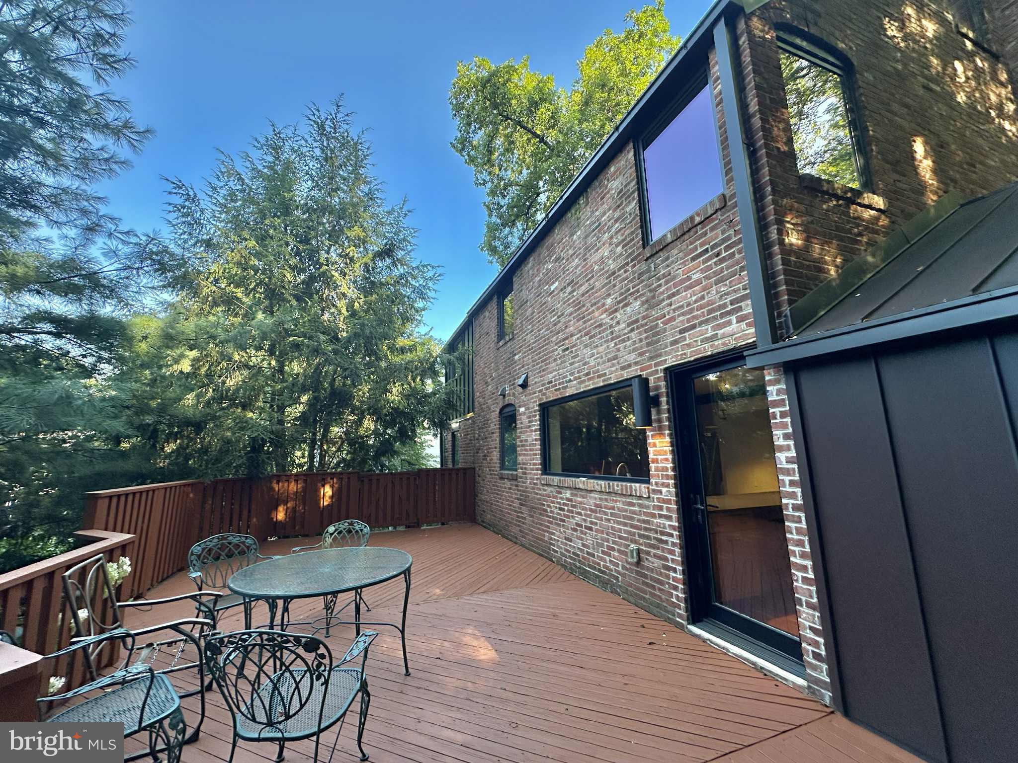 LYON VILLAGE - Residential Lease