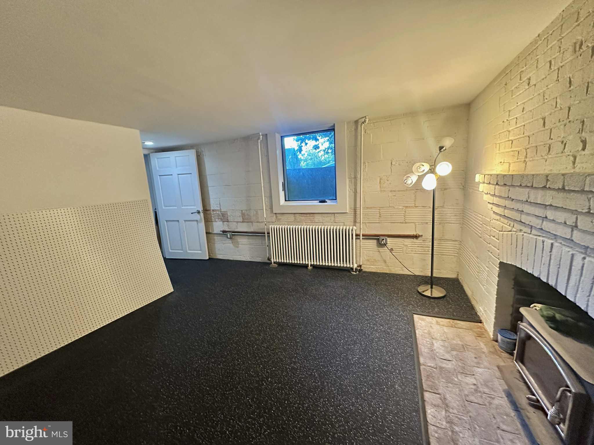 LYON VILLAGE - Residential Lease